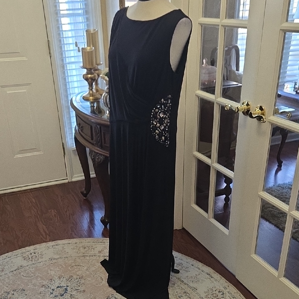 Sangria Woman Elegant Black Maxi Dress Beaded Waist Sleeveless Stretch 14W EUC